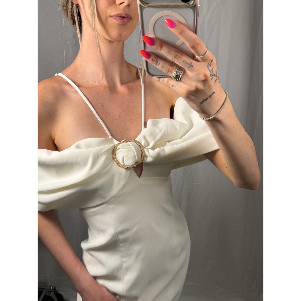 $210 Elliatt Arctic Mini Dress Small White Off Shoulder Ring Detail Halter LWD - Picture 9 of 12